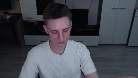 Snapshot of angryzan chatting on 10-17-25, 04:48 vodka online show from 10-17-25, 04:48