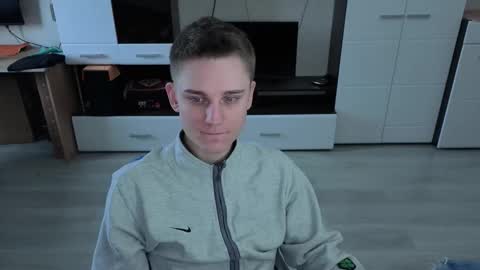 Snapshot of angryzan chatting on 11-10-25, 07:18 vodka online show from 11-10-25, 07:18