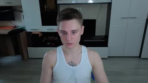 Snapshot of angryzan chatting on 11-14-25, 07:29 vodka online show from 11-14-25, 07:29