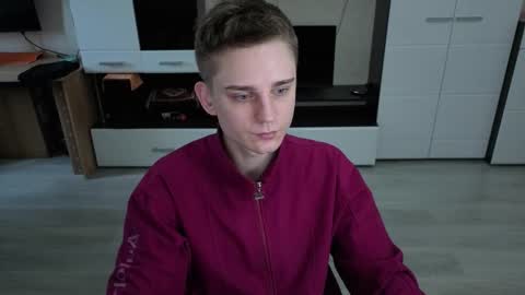 Snapshot of angryzan chatting on 11-25-25, 06:24 vodka online show from 11-25-25, 06:24