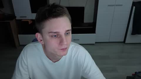 Snapshot of angryzan chatting on 11-29-25, 11:30 vodka online show from 11-29-25, 11:30