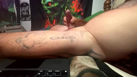 Snapshot of angusbone01 chatting on 03-04-25, 05:11 angusbone01 online show from 03-04-25, 05:11