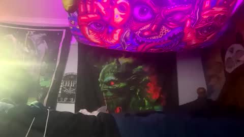 Snapshot of angusbone01 chatting on 09-10-25, 08:14 angusbone01 online show from 09-10-25, 08:14