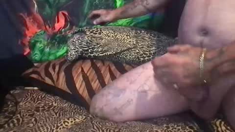 Snapshot of angusbone01 chatting on 11-29-25, 08:12 angusbone01 online show from 11-29-25, 08:12