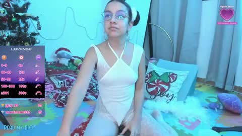 Snapshot of anhala_ chatting on 12-12-24, 07:08 Anhala Rivera online show from 12-12-24, 07:08