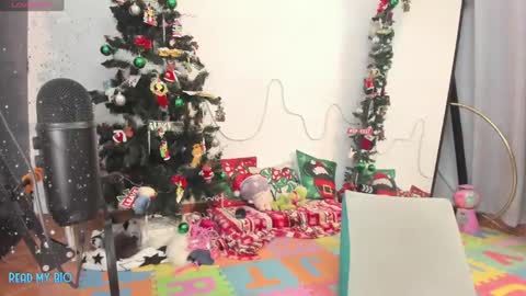 Snapshot of anhala_ chatting on 12-15-24, 06:07 Anhala Rivera online show from 12-15-24, 06:07
