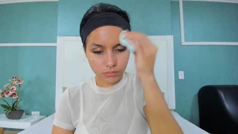 Snapshot of ania_gomez chatting on 09-20-25, 09:38 Ania online show from 09-20-25, 09:38