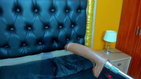 Snapshot of anievans_ chatting on 09-30-25, 11:15 Ani Time schedule 0600 - 1400 GMT -5 online show from 09-30-25, 11:15