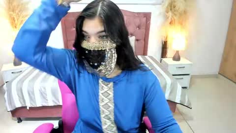 Snapshot of aniisaalii chatting on 04-25-26, 09:01 Anissa online show from 04-25-26, 09:01