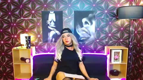 Anika online show from 02-02-25, 03:17