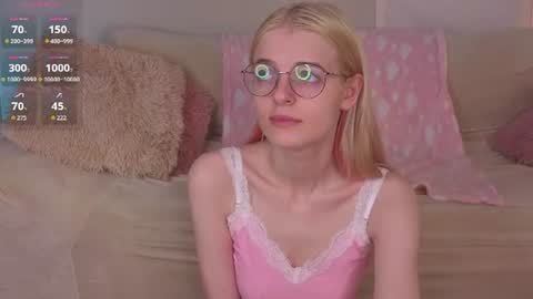 Snapshot of anikaspark chatting on 07-19-26, 04:05 Monica online show from 07-19-26, 04:05