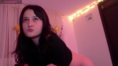 Snapshot of anitafox_ chatting on 02-19-25, 04:34 Anitafoxx online show from 02-19-25, 04:34
