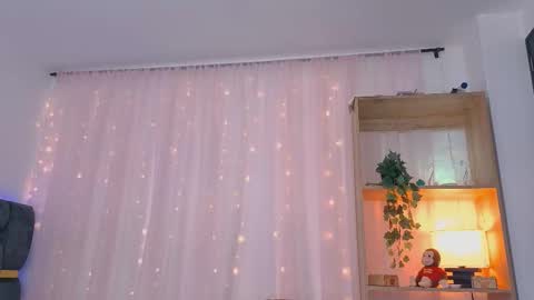 Snapshot of anitaglow chatting on 09-28-25, 04:34 anitaglow online show from 09-28-25, 04:34