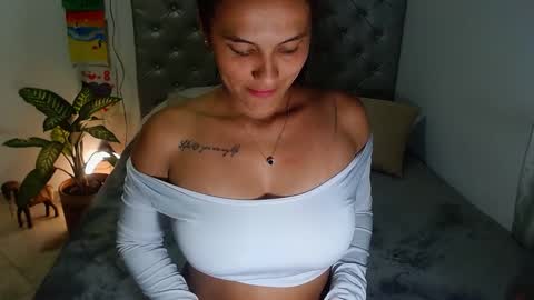 esmeralda online show from 02-15-25, 12:04