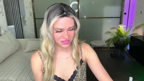 anjalin_sososok online show from 06-22-26, 05:37