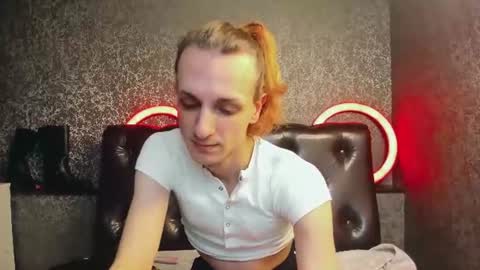 Angel online show from 06-25-26, 06:23