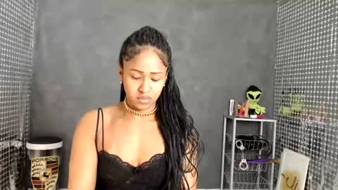 Hello My name is NaiaraPv is OPEN online show from 07-18-26, 03:16