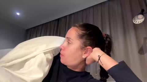 Anna online show from 11-04-25, 08:08