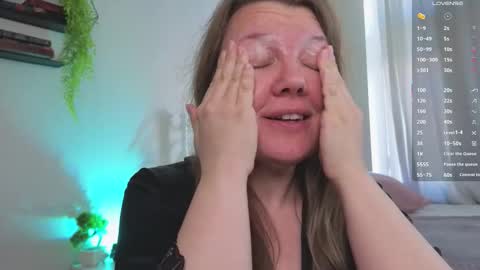 Anna online show from 09-25-25, 10:08