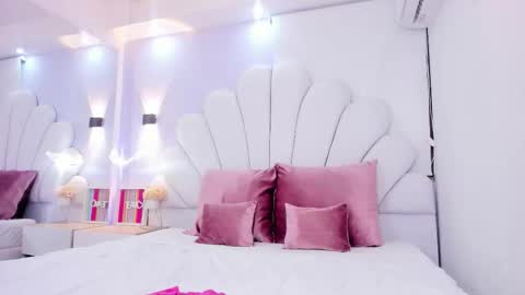 Snapshot of anna_jules chatting on 12-18-25, 10:16 Anna Jules online show from 12-18-25, 10:16