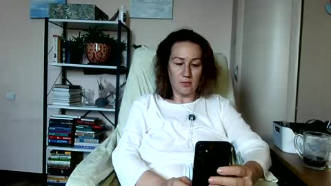 Anna online show from 06-11-26, 05:49