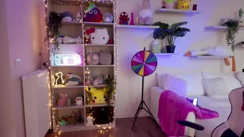 Anna online show from 05-18-26, 04:07