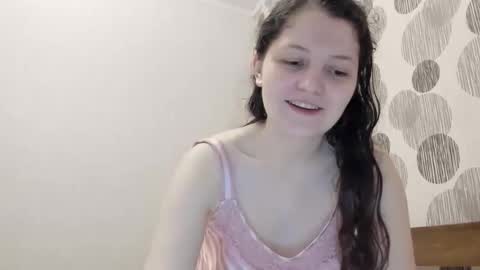 Snapshot of annaahcharm chatting on 12-21-25, 10:39 annaahcharm online show from 12-21-25, 10:39