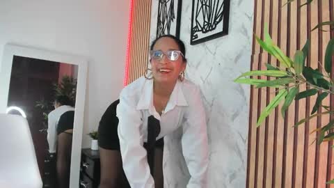 Snapshot of annaarela chatting on 10-06-25, 11:29 Annaarela online show from 10-06-25, 11:29