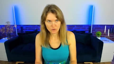 Annabel online show from 10-26-25, 06:52