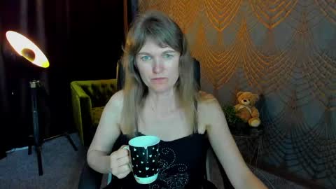 Snapshot of annabel_xxx chatting on 05-16-26, 06:54 Annabel online show from 05-16-26, 06:54