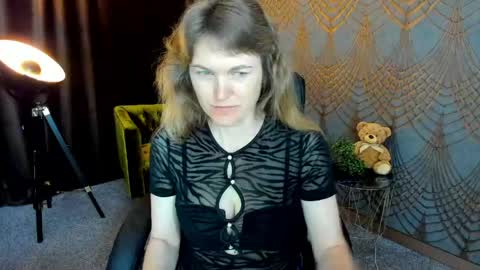 Snapshot of annabel_xxx chatting on 06-07-26, 05:22 Annabel online show from 06-07-26, 05:22