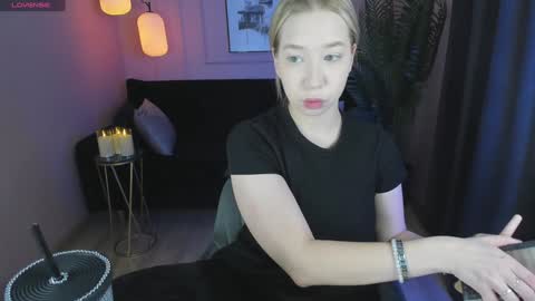 Snapshot of annabelle_art chatting on 12-08-24, 07:05 Annabelle online show from 12-08-24, 07:05