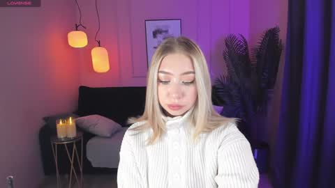Snapshot of annabelle_art chatting on 12-19-24, 05:18 Annabelle online show from 12-19-24, 05:18