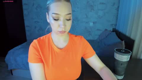 Snapshot of annabelle_art chatting on 01-15-25, 04:54 Annabelle online show from 01-15-25, 04:54