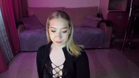 Snapshot of annabelle_art chatting on 02-03-25, 06:13 Annabelle online show from 02-03-25, 06:13