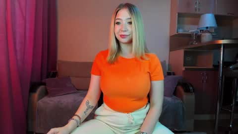 Snapshot of annabelle_art chatting on 02-04-25, 08:35 Annabelle online show from 02-04-25, 08:35