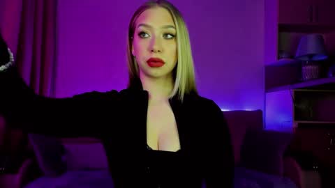 Snapshot of annabelle_art chatting on 02-16-25, 04:53 Annabelle online show from 02-16-25, 04:53
