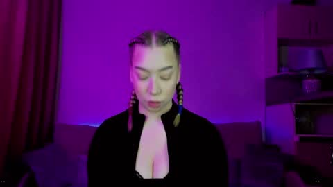 Snapshot of annabelle_art chatting on 02-19-25, 01:50 Annabelle online show from 02-19-25, 01:50