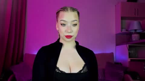 Snapshot of annabelle_art chatting on 02-19-25, 04:55 Annabelle online show from 02-19-25, 04:55