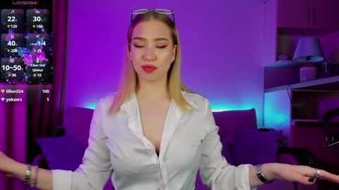 Snapshot of annabelle_art chatting on 02-28-25, 06:31 Annabelle online show from 02-28-25, 06:31