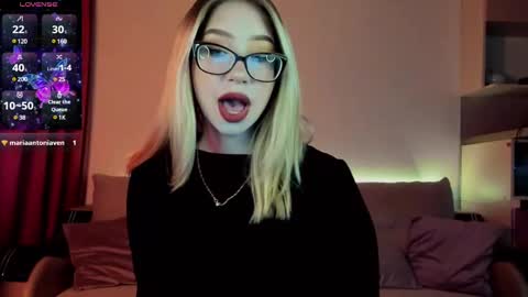 Snapshot of annabelle_art chatting on 03-11-25, 01:45 Annabelle online show from 03-11-25, 01:45