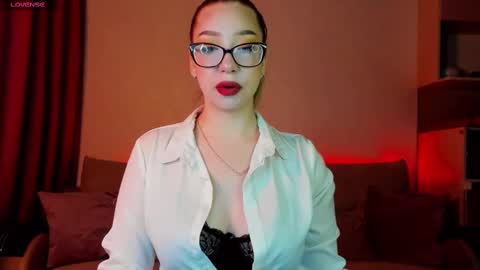 Snapshot of annabelle_art chatting on 03-12-25, 02:01 Annabelle online show from 03-12-25, 02:01