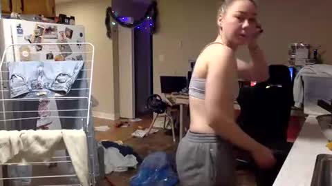 Snapshot of annabellemonroe69 chatting on 11-26-25, 01:45 annabellemonroe69 online show from 11-26-25, 01:45