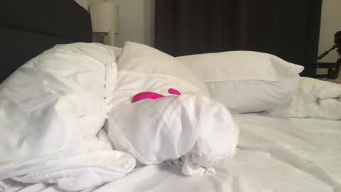 Anna online show from 02-08-25, 01:54