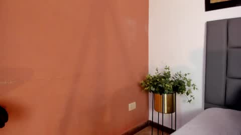 AnnaBrooks online show from 04-22-26, 12:35