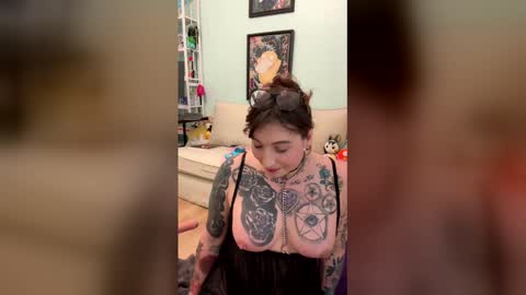 Snapshot of annacote178 chatting on 02-05-26, 06:01 annacote178 online show from 02-05-26, 06:01