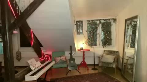 Anna Darko online show from 06-18-26, 09:19