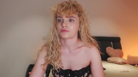 annaevv online show from 04-21-26, 02:51