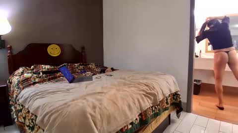 Snapshot of annaleecross chatting on 03-01-26, 02:52 Anna Lee Cross online show from 03-01-26, 02:52