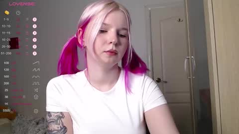 annamilky online show from 10-17-25, 03:14